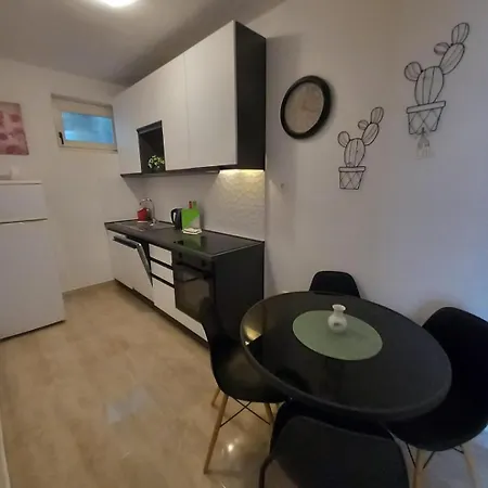Pipi Apartment *