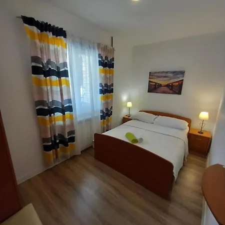 Pipi Apartment *